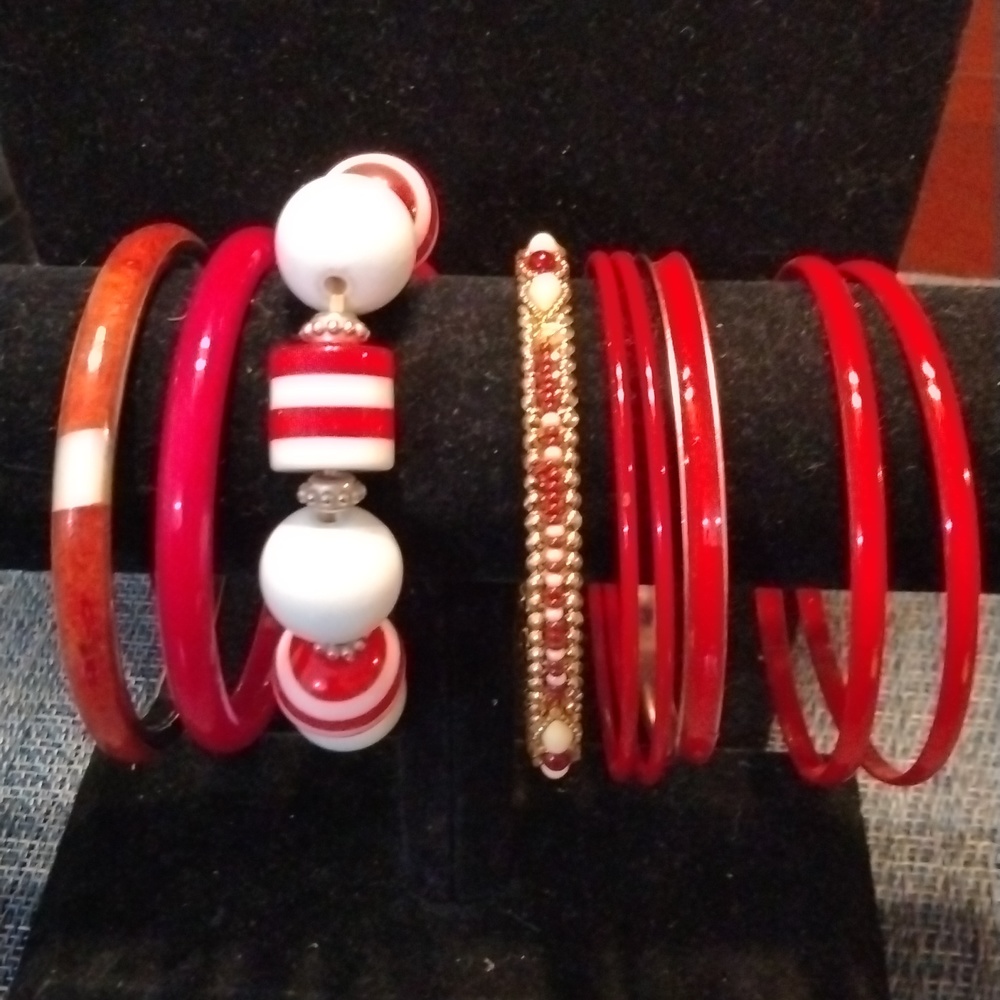 Vintage bracelet lot